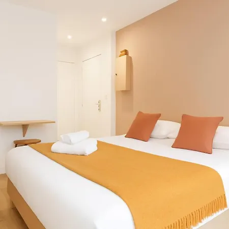 Apartman 19eme Metro Proche Calme Confort *