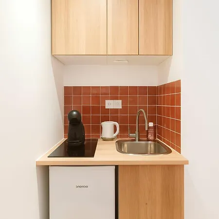 Apartman 19eme Metro Proche Calme Confort Párizs