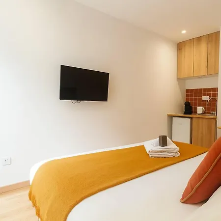 Apartman 19eme Metro Proche Calme Confort